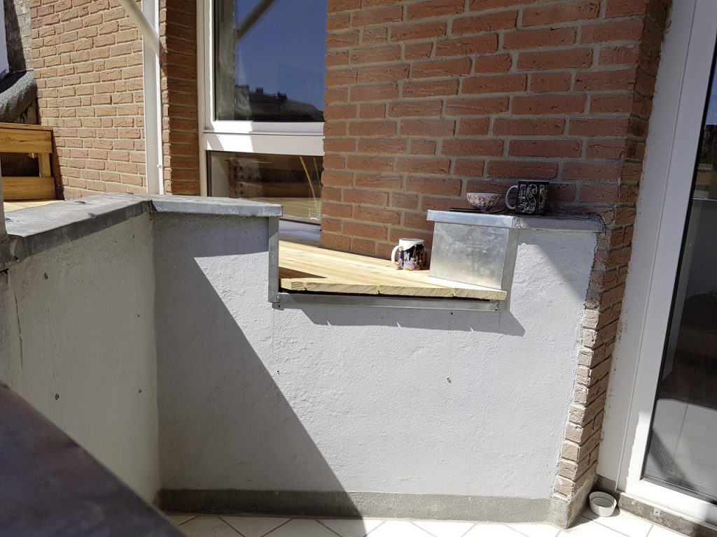 Herstellung-einer-Terrasse-aus-Lärchenholz-auf-geneigtem-Flachdach-einschl.-Geländerz11-1024x768